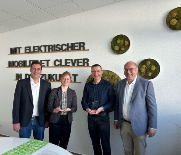 Übergabe des eLearning Award an Barnimer Busgesellschaft und Fellow (Foto: Barnimer Busgesellschaft)