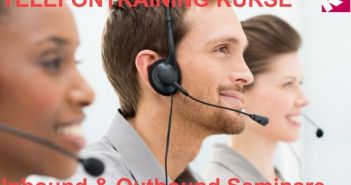 Telefontrainings für eine professionelle Kundenbetreuung am (Foto: Kompakttraining GmbH & Co. KG)