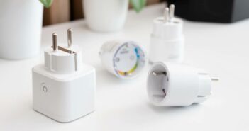 Smart Plug: Energie sparen mit intelligenter Steckdose (Foto: AdobeStock - 898530240 Proxima Studio)